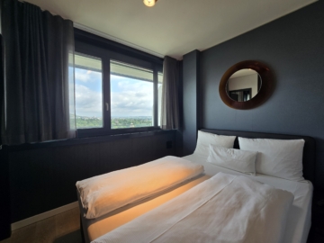 Stuttgarts Finest: Exklusives Appartement in der Cloud N°7 - Schlafzimmer (6191)