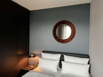 Stuttgarts Finest: Exklusives Appartement in der Cloud N°7 - Schlafzimmer (5732)