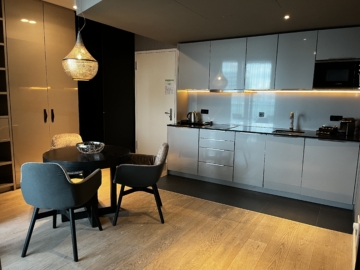 Stuttgarts Finest: Exklusives Appartement in der Cloud N°7 - Küche & Esszimmer (6168)