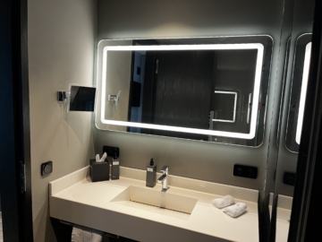 Stuttgarts Finest: Exklusives Appartement in der Cloud N°7 - Bad (6175)