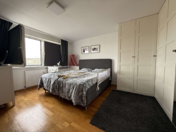 3,5 Zimmerwohnung mit Balkon und schöner Aussicht - Schlafzimmer (6042)